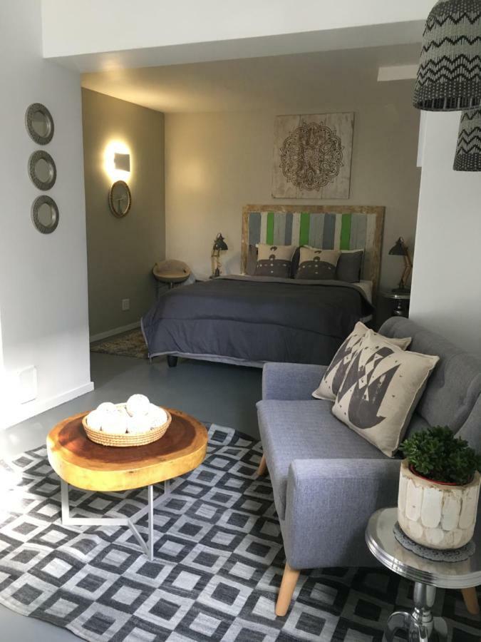 Man And Tree House Apartment
